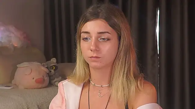MilaMilkEyes