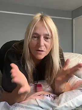 Blondnboujee53
