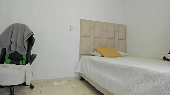 aida_rose_ webcam