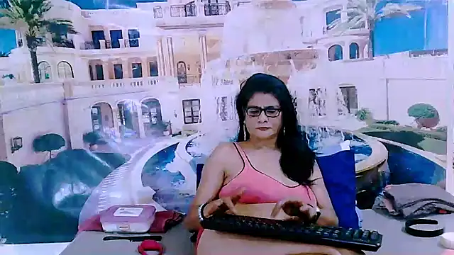 IndianAllure live cam preview