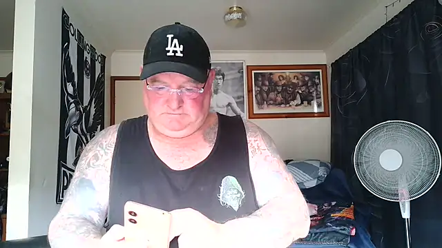 KINKYBLUEYES69