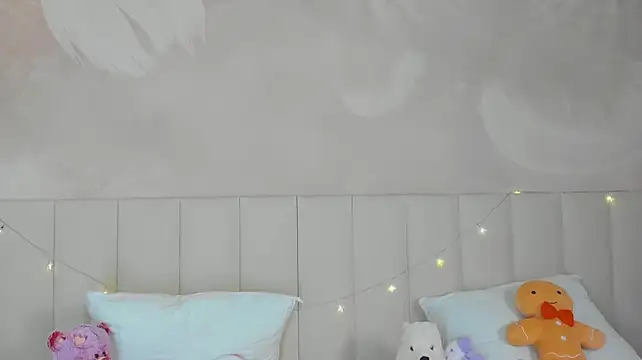 AdeleSilvy live cam on StripChat