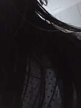 Risky_woman