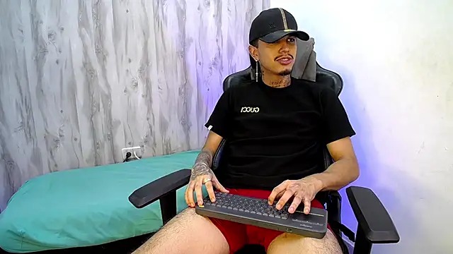 Tayson_Hot