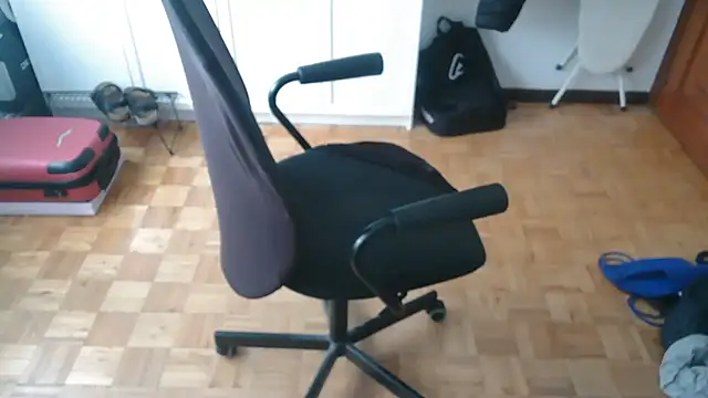 mikeyhotbear live cam preview