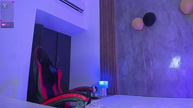 AllisonDouce webcam