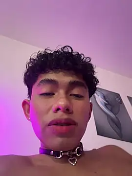 Dark_Asian1 webcam