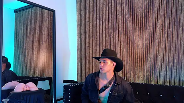 Apolo_Warrior live sex cam
