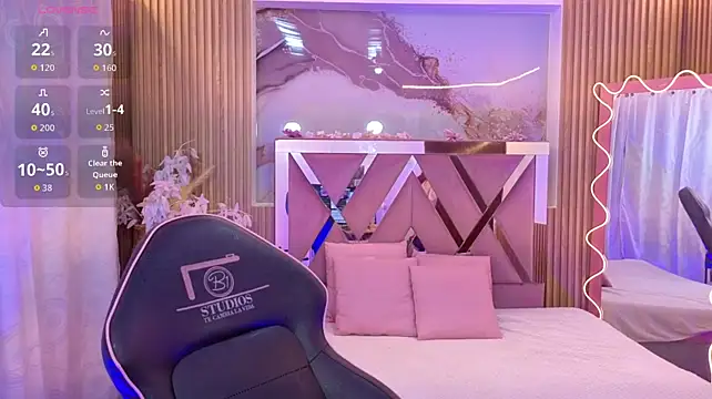 ANNE_TAY1