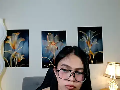 kylie_cum27
