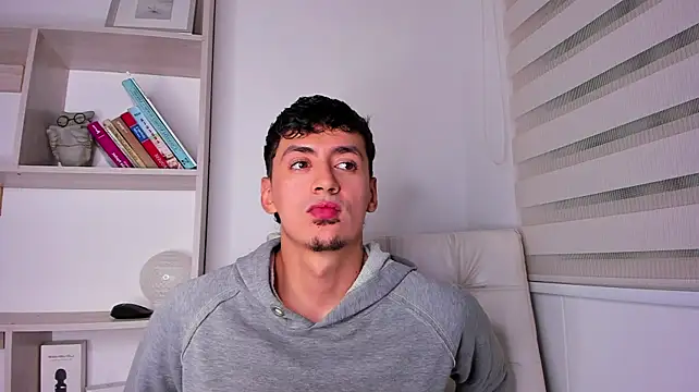 Aaron_Tate