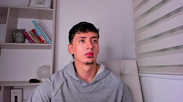 Aaron_Tate
