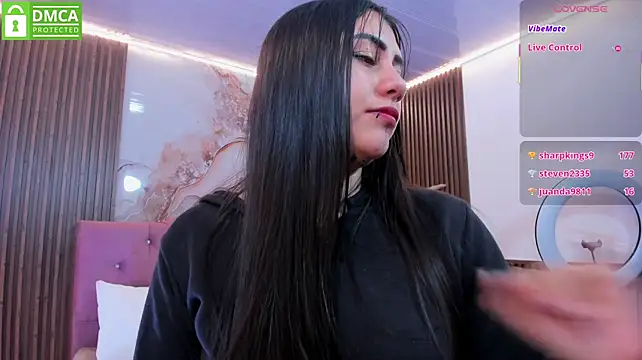 Kiara_tay live cam on StripChat