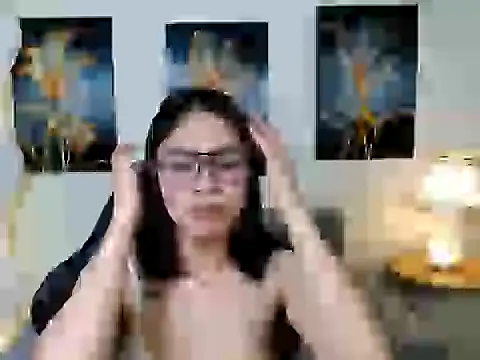 kylie_cum27 live cam on StripChat