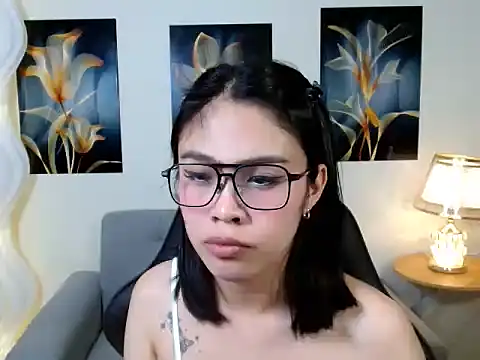 kylie_cum27
