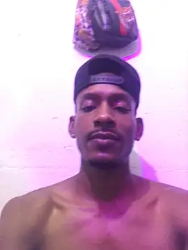 Kiing_afroditho live sex cam