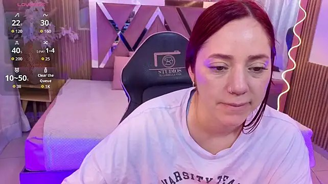 ANNE_TAY1