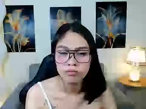 kylie_cum27