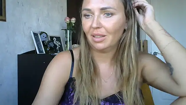 AngelinaLove28
