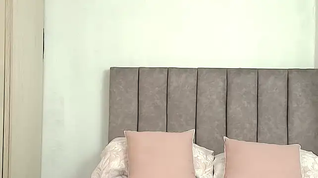 karina_lewis_
