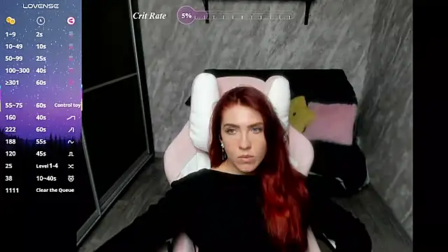 Reginasmilee live cam on StripChat