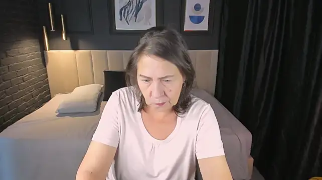 LindaPassionate live cam on StripChat