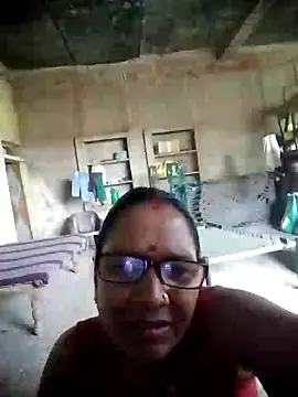HotLoomaraj29 live cam preview