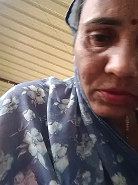 Priya_cutR