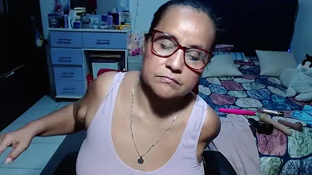 pervert_mommy_ live cam preview