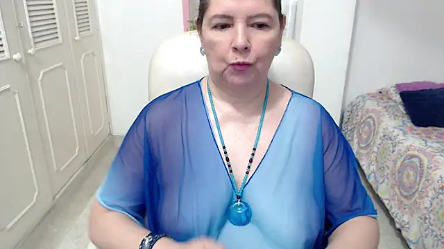 leonela_69 live cam preview