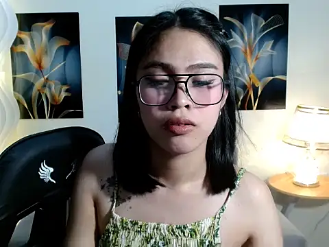 kylie_cum27