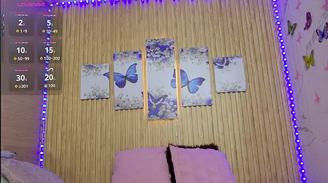 Moonceleste live cam on StripChat