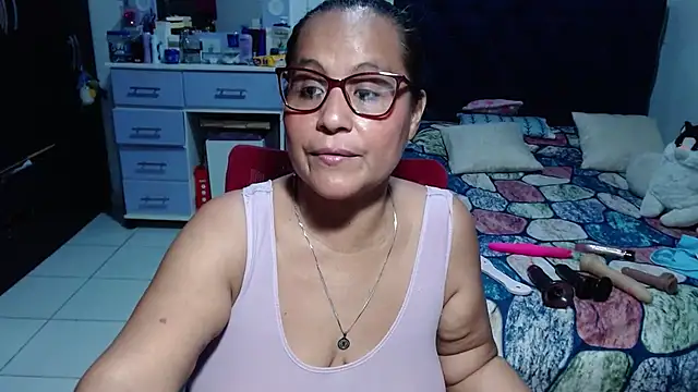 pervert_mommy_ live cam on StripChat