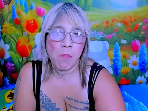 indianroxy webcam