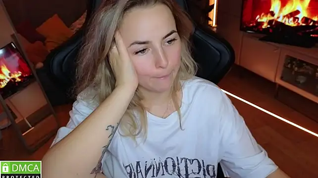 Mira_Mermayd webcam