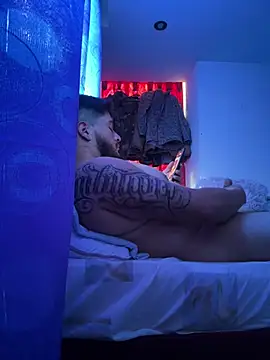 Tovarstid live cam on StripChat