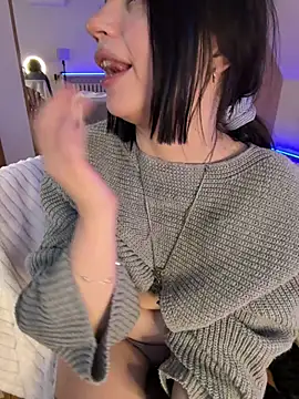yourlittledevil's live room