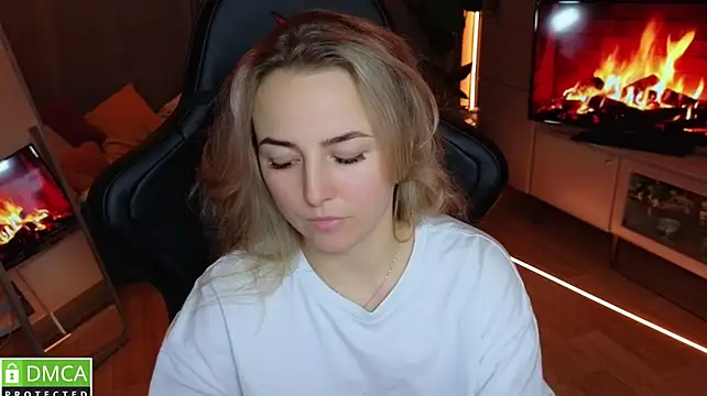 Mira_Mermayd live cam preview