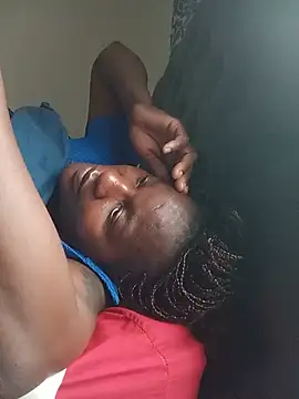 sluttylaura21 live sex cam