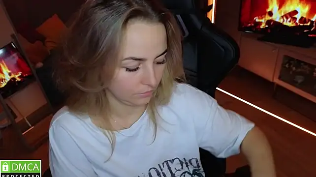 Mira_Mermayd live cam preview