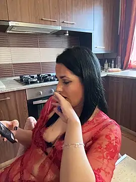 Hotmomcheckk_