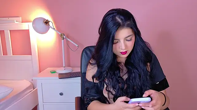 MiiaaVelvett__