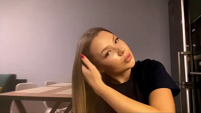 BrigitteDowers live cam on StripChat