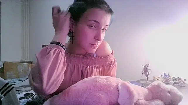 CharlotteDebarge live cam on StripChat