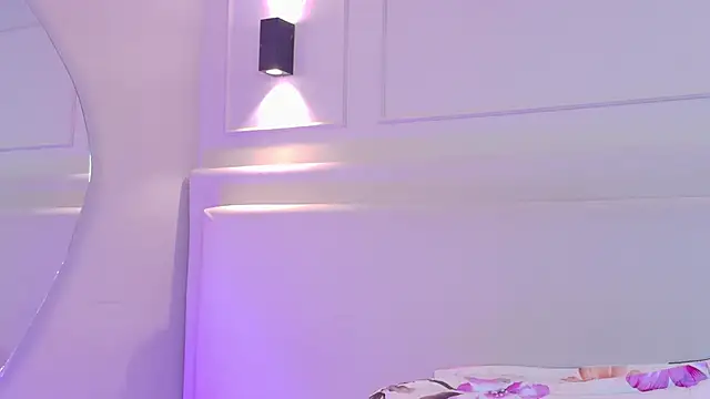 NaomiKlarc