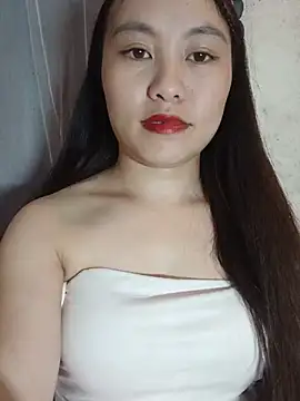 Cherry-squirtt live cam on StripChat