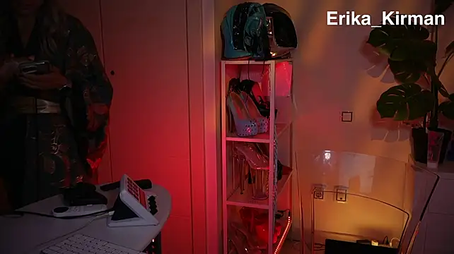 Erika_Kirman
