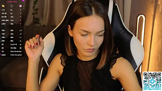Leslie_Scott