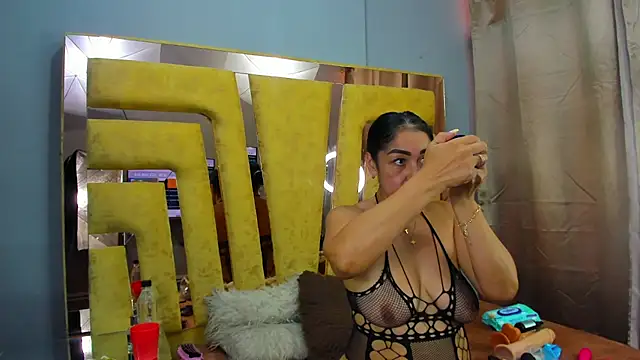 VikyThomsonn