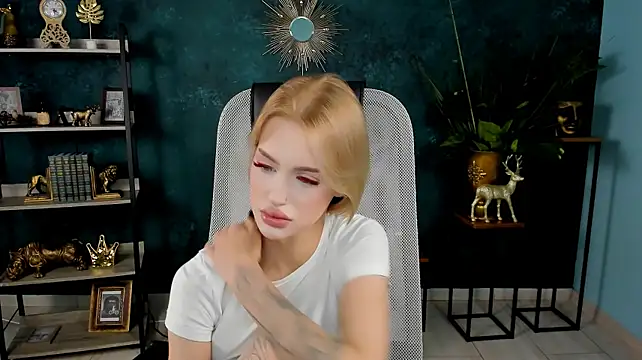 AngelaHolmes